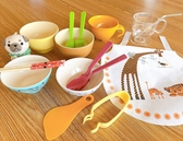 サラダバーコーナーにお子様用品ご用意しています！ご自由にお使い下さい☆お子様イスや赤ちゃん用に長座布団も貸出しています。ミルクのお湯や離乳食の温めなどお声がけくださいね☆