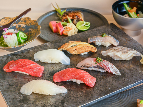 池下駅5分☆　石畳の景色を眺めながら熟練職人の握りを気軽に堪能♪