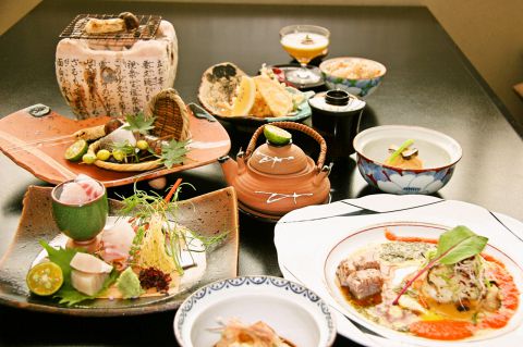 日本海の旬の鮮魚を使った、コース料理が自慢★色彩豊かな料理は目からも楽しめます♪