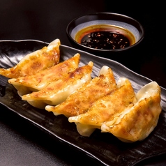 【あつあつジューシー】　餃子