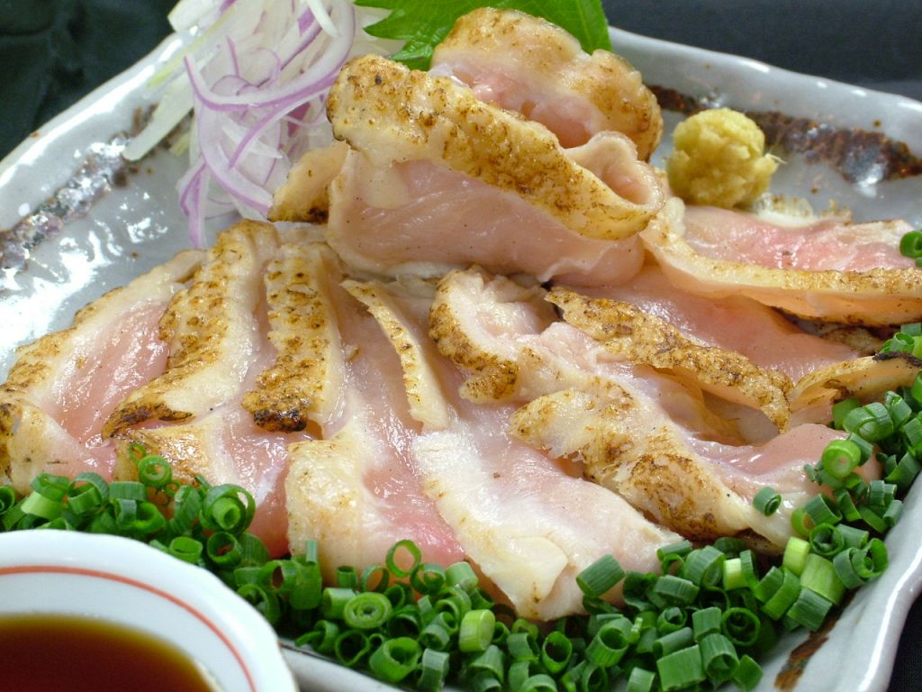 そしてやっぱり食べたいのはこれ！名古屋コーチンタタキ