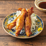 お酒の肴にも、ごはんのおかずにもなる粋な一品料理多数。