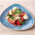料理メニュー写真&nbsp;こだわりモッツァレラチーズのカプレーゼ