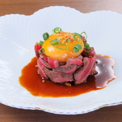 黒毛和牛赤身焼きユッケ