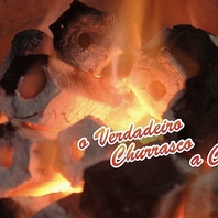 当店のシュラスコはレンガの炉で炭火焼き！