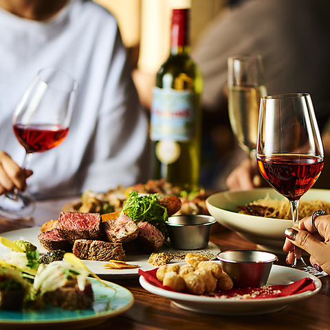 旨味凝縮◆炭焼和牛と無制限飲み放題。飲めや歌えの炭火とワインラプソディ 
