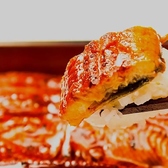 ご家族で安心して過ごせる空間を考えてお届けしております。当店ではスタッフの安全衛生管理のもと感染症対策として、頻繁にこまめな手洗いを徹底しており、また換気の設備で常に新鮮な空気を循環させるようにしておりますので、安心して皆様に当店の鰻を美味しくご提供できるように取り組んでおります。ぜひお越しください