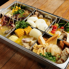 秘伝の鶏白湯スープで炊く特製おでん