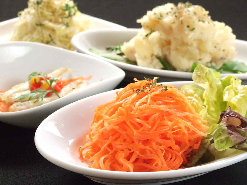 タパスの種類も豊富にご用意♪席のみのご予約も大歓迎です！