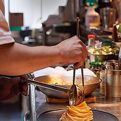 店主の遊び心の盛り込まれた創作性豊かなパスタをどうぞ