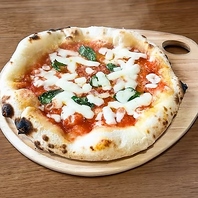 北海道産をたっぷり使用の窯ピッツァ