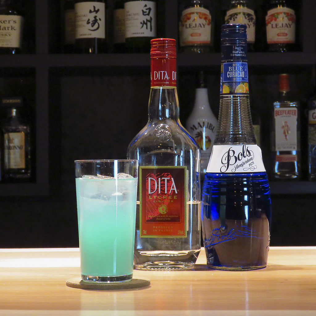 ワイン、ジン、テキーラなど…さまざまなお酒をご用意しています。お酒に合うお料理も揃えております