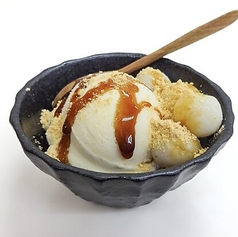 バニラアイス白玉黒蜜掛け