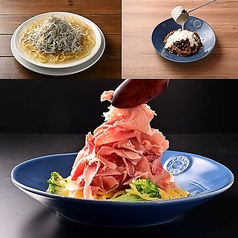 【数量限定】お客様の目の前で食材を乗せる「乗せ放題パスタ」！！の写真