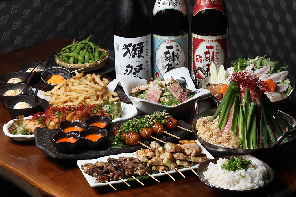 ご宴会は鳥真で！11名様収容可能なお座敷や、半個室も3卓ご用意しております。