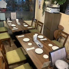 人数に応じ、テーブル席のみの貸切と店舗の貸切ができます。