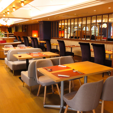 CANTON8 茶楼 コピス吉祥寺店の雰囲気1