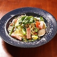 ベーコンと彩り野菜のペペロンチーノ