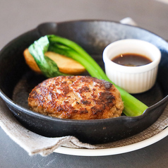 こだわりのピッツァや溶岩石で焼き上げるグリル料理♪
