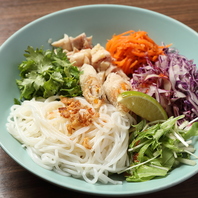 自家製スパイスが決め手！アジア各国の創作おつまみ料理