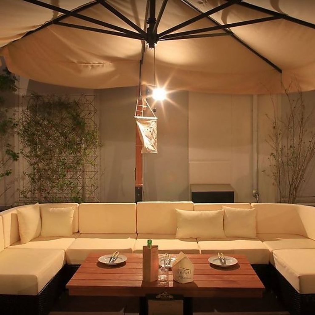 ラグジュアリーなソファー席も完備！