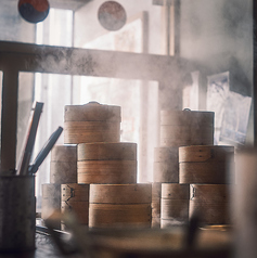 目の前で調理されるライブ感たっぷりのカウンター席をご用意♪