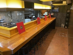 カウンター席のみ