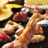 陶板焼きは、加熱することでマイナスイオンが発生し遠赤外線効果によりふっくらジューシーに焼き上がります。こだわりの陶板で焼き上げる、旨味の詰まった【阿波尾鶏】をぜひ心ゆくまでご堪能ください。