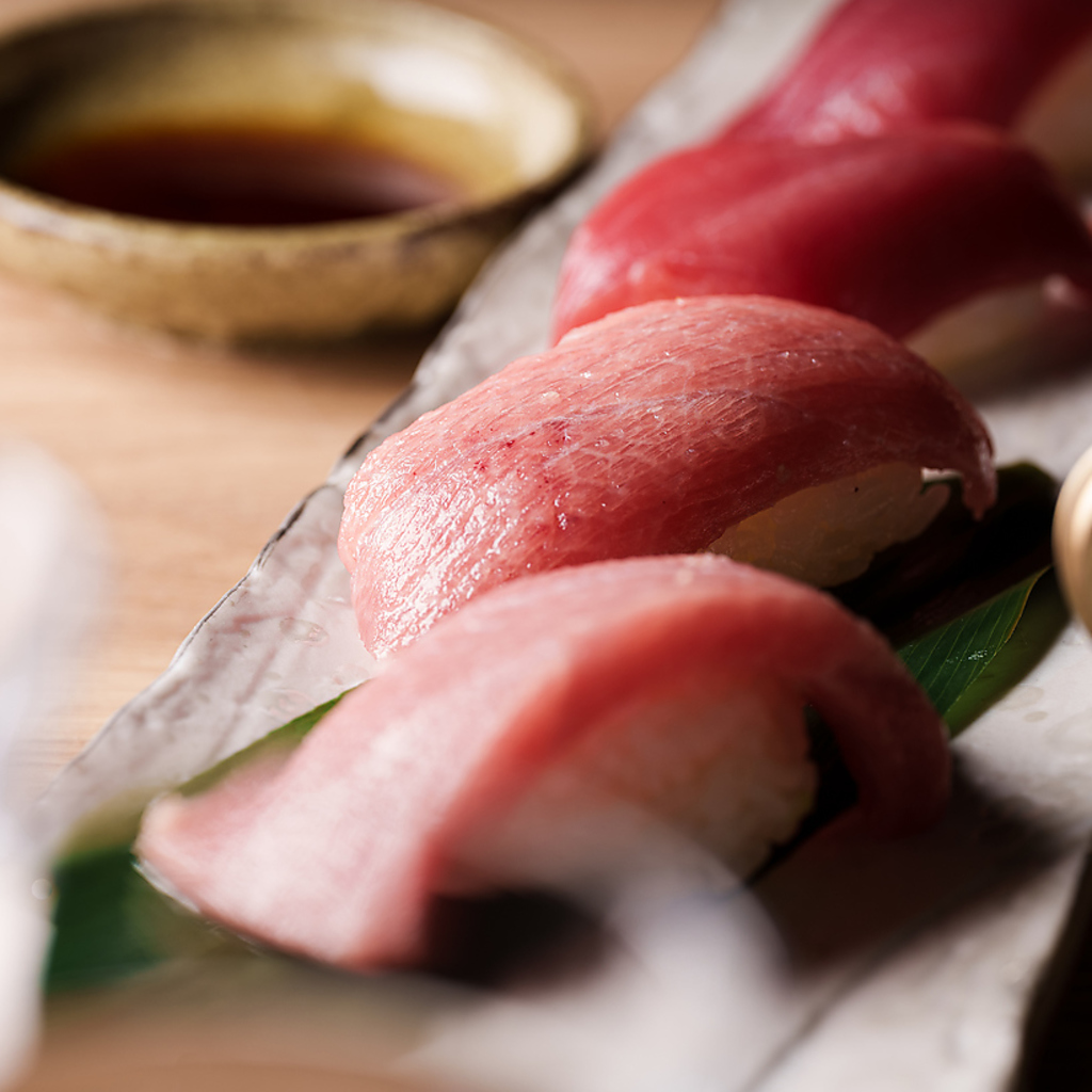 話題の肉寿司。和牛で贅沢に。今まで味わったことのない贅沢な風味が口の中に広がり病みつきに