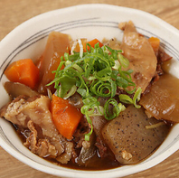 串焼きの他にも鉄板料理やご飯ものまで豊富にご用意！