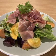 スペイン産生ハムのシーザーサラダ