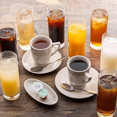 ホット・アイスコーヒー・烏龍茶・ジンジャーエール・コカコーラグレープフルーツ・オレンジジュース