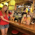 1番活気の味わえる、焼き師の手さばきが見えるカウンター席！しっぽりお1人様や、気軽なデートでのご利用にも人気♪【本厚木/飲み放題/居酒屋/焼き鳥/食べ放題/宴会】