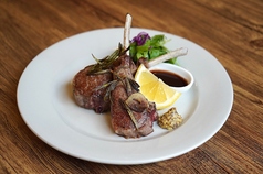 ■(ＤＩＮＮＥＲ）NZ産ラムチョップ3本