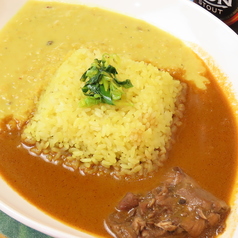 スリランカ定番のカレー!1~4の中からお好きな2種をお選びください。