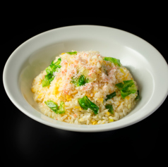 カニとレタスのチャーハン