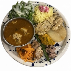 【春吉】一皿でスパイスの旅へ。心ほどけるチキンカレー