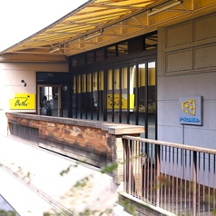 チーズと生はちみつ BeNe くずはモールの外観2