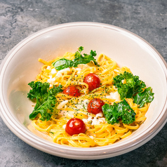 モッツァレラチーズとフレッシュトマトのリングイネ