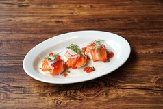 ■(ＤＩＮＮＥＲ） 自家製スモークサーモンとタラモサラダ