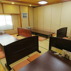 20名様から26名様まで収容可能の貸し切り御座敷席をご用意！親族での会食や会社宴会など大人数でも安心してご利用できる広々空間になっております！店内はアルコール消毒など感染症対策も実地！安心安全のつるやでお食事はいかが♪