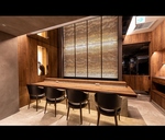 ＜組子細工を用いた華やかなカウンター席は1～4名様までゆったりお寛ぎいただけます＞