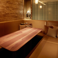 ゆっくり過ごしたいときは人気の個室ソファ席♪