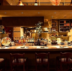 【カウンター席】１１席　※目の前で調理を楽しめる人気のお席※おひとり様も大歓迎◎