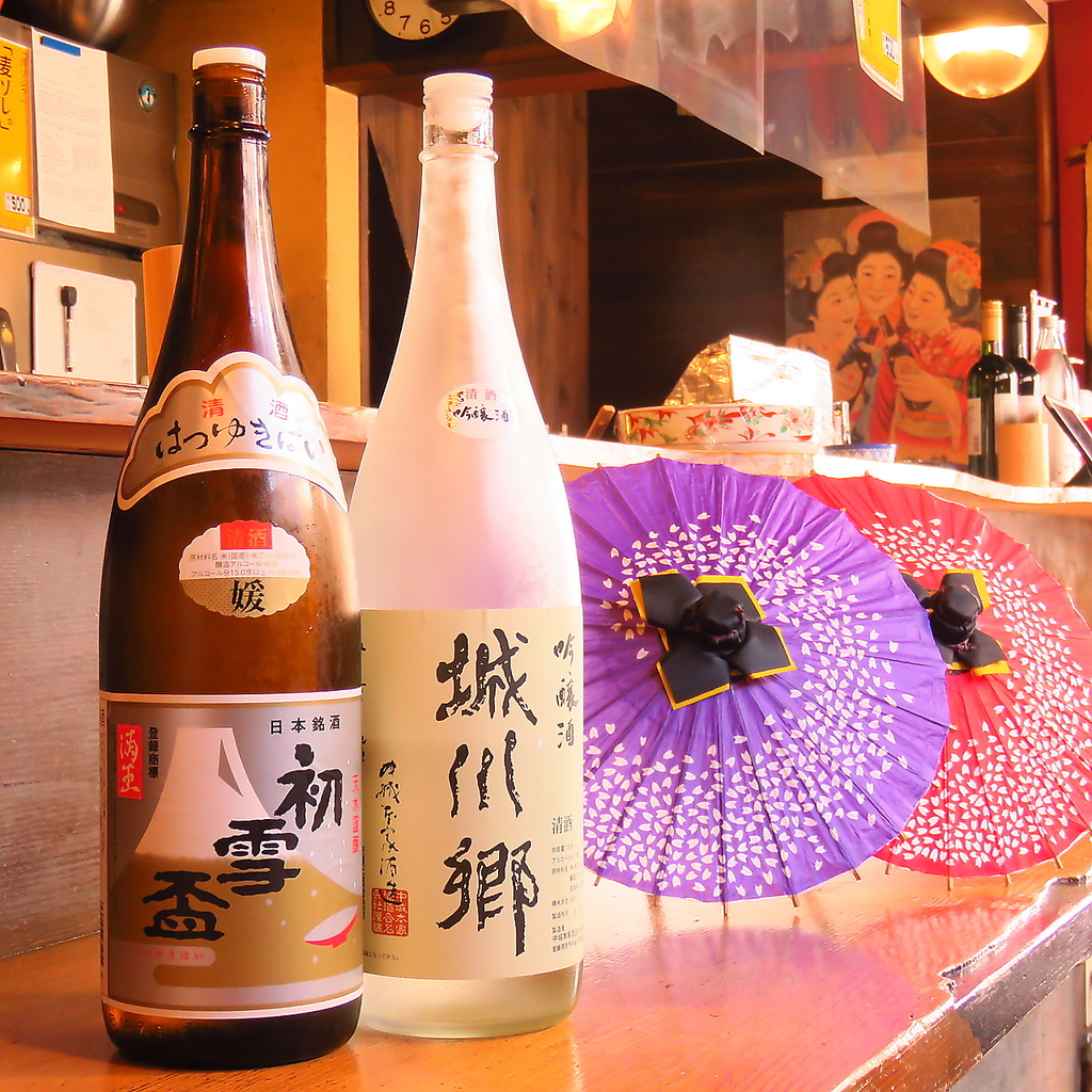 料理のお供にピッタリの地酒を豊富に取り揃えてます♪種類豊富な地酒の中から自分の好みを見つけて！