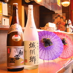 料理のお供にピッタリの地酒を豊富に取り揃えてます♪種類豊富な地酒の中から自分の好みを見つけて！