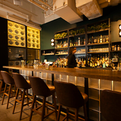 カウンター席が8席ございます。