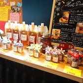 【生はちみつ、販売中】「生はちみつ」を、ご自宅用にご用意しました。非加熱だから、栄養たっぷりの生はちみつ。熱を加えないことで、ビタミンや酵素、ミネラルといった天然の栄養素が生きています。美と健康を意識する方にもおすすめです。