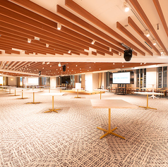 【メインフロア】- グレイドパーク 新宿駅前