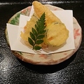 料理メニュー写真&nbsp;皮はぎと海老の湯葉巻天ぷら
